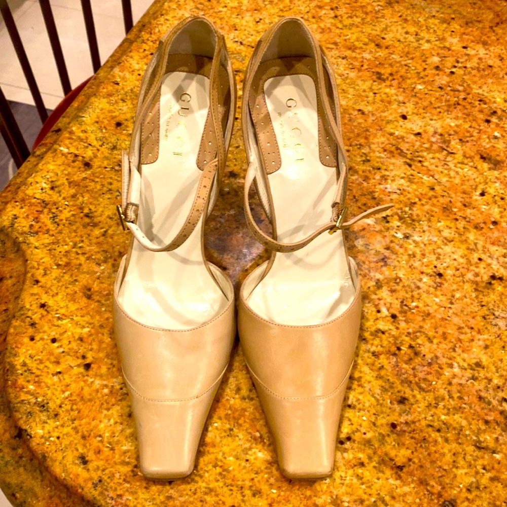 Gucci Vintage Beige High Heels, size 6